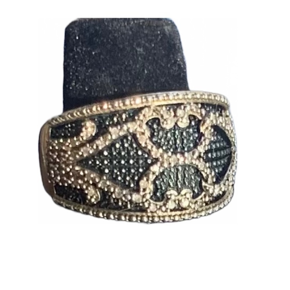 Diamond Blue Ring. SS  SZ 6 1/4 . Gorgeous